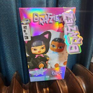 Bratz Bratziez Iconz Series Plush Blind Box with Charm Clip and Accessory